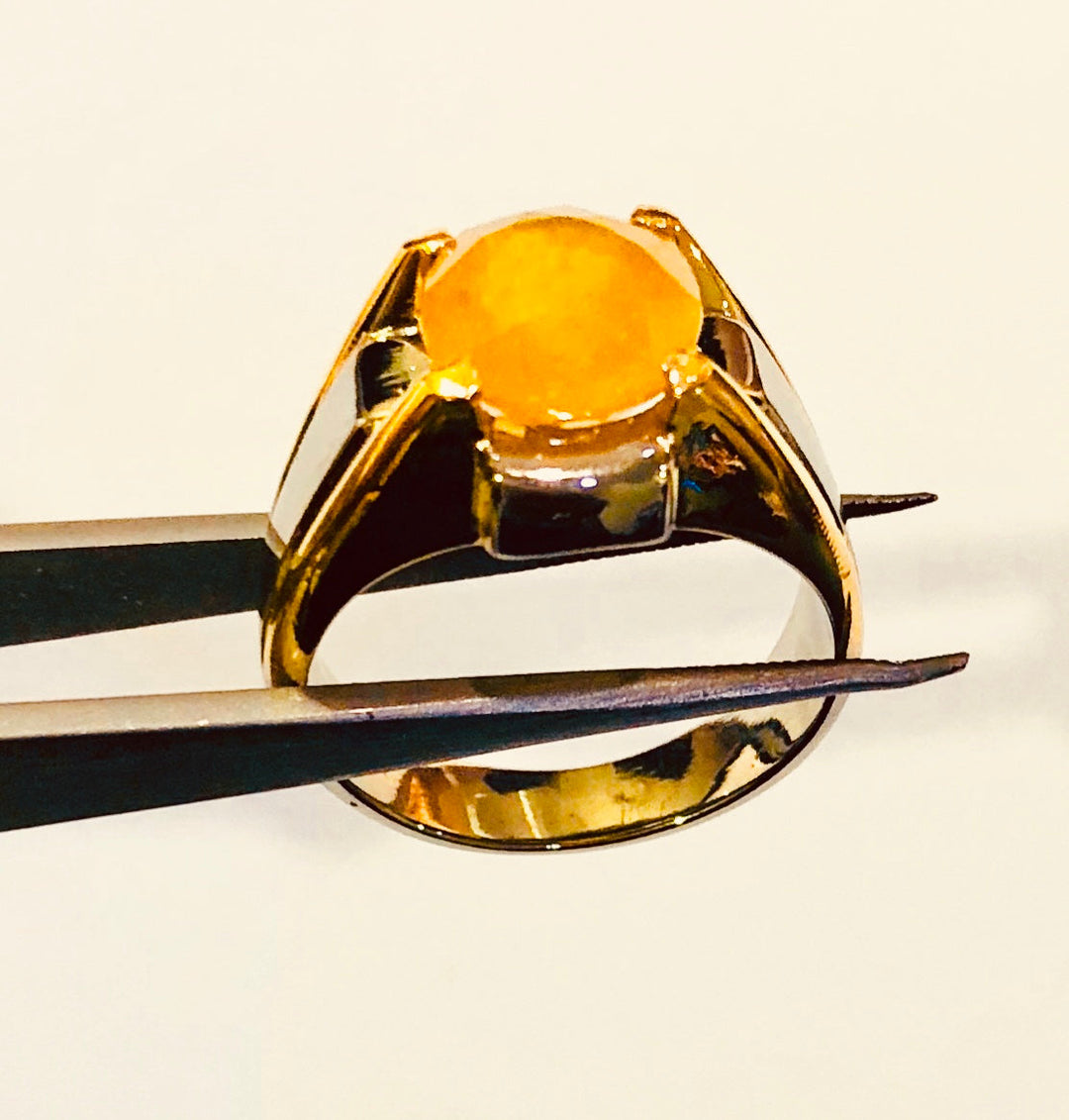 buy real yellow saphaire 8 carats male ring .