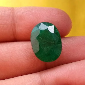 6 Carats Natural Healing Emerald – Origin: Swat