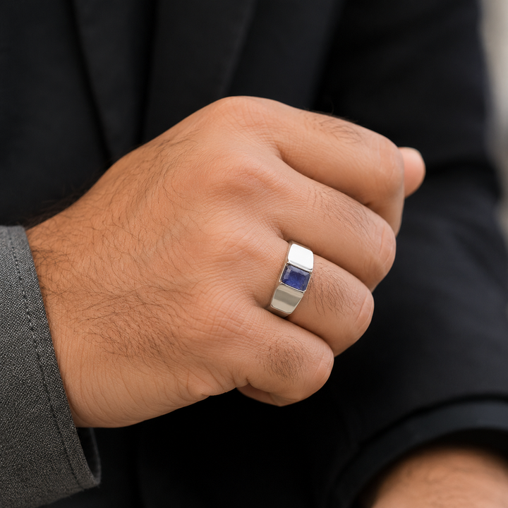 Natural Blue Sapphire (Grade 3) 8 Carats in silver ring