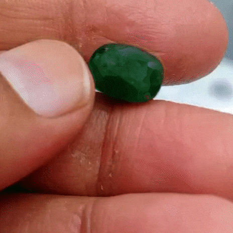 Premium 4.34 ct Untreated Swat Emerald