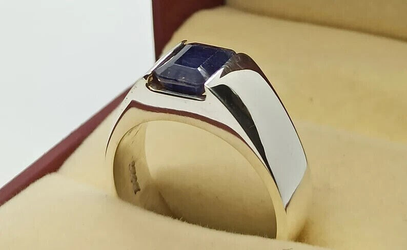 Natural Blue Sapphire (Grade 3) 8 Carats in silver ring