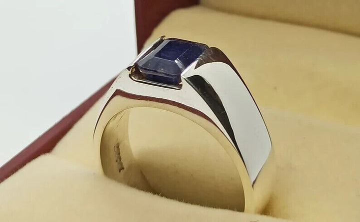 Natural Blue Sapphire (Grade 3) 8 Carats in silver ring